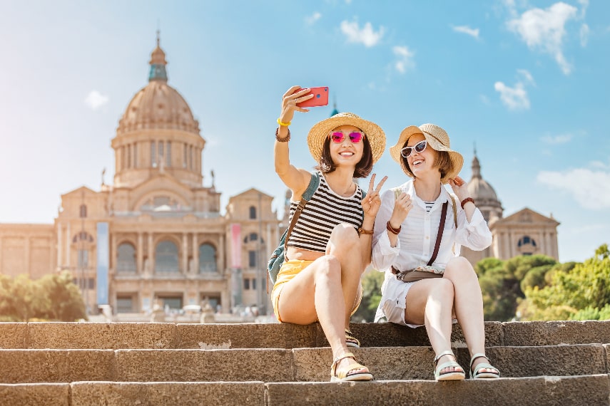 Barcelona, Spain a best holiday destination for young couples