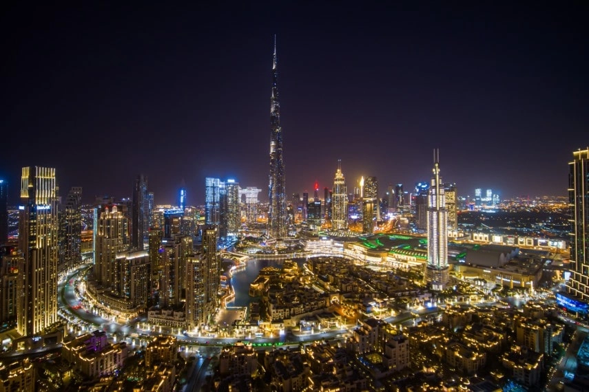Visit Burj Khalifa, Dubai in March