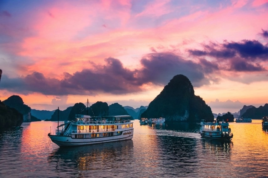 Ha Long Bay Cruises in Vietnam