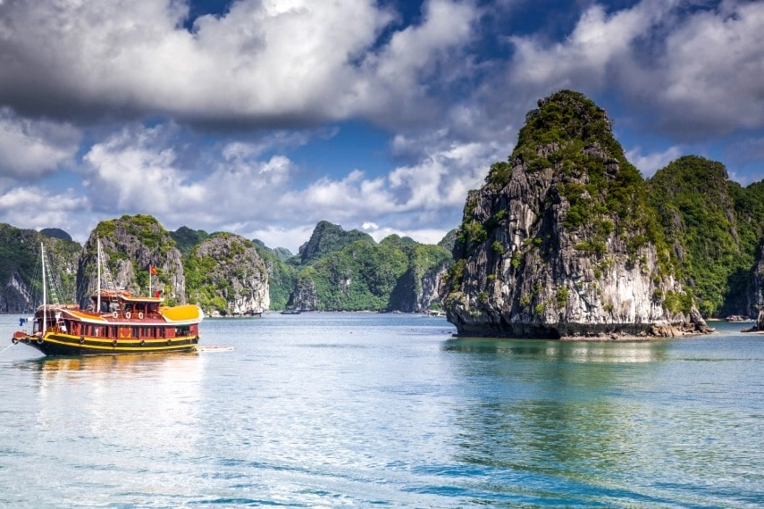 Cruise around Ha Long Bay, Vietnam in August