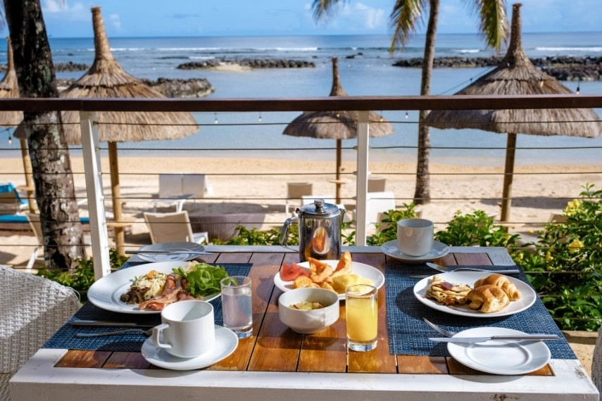 Food to eat at beach in Mauritius in September