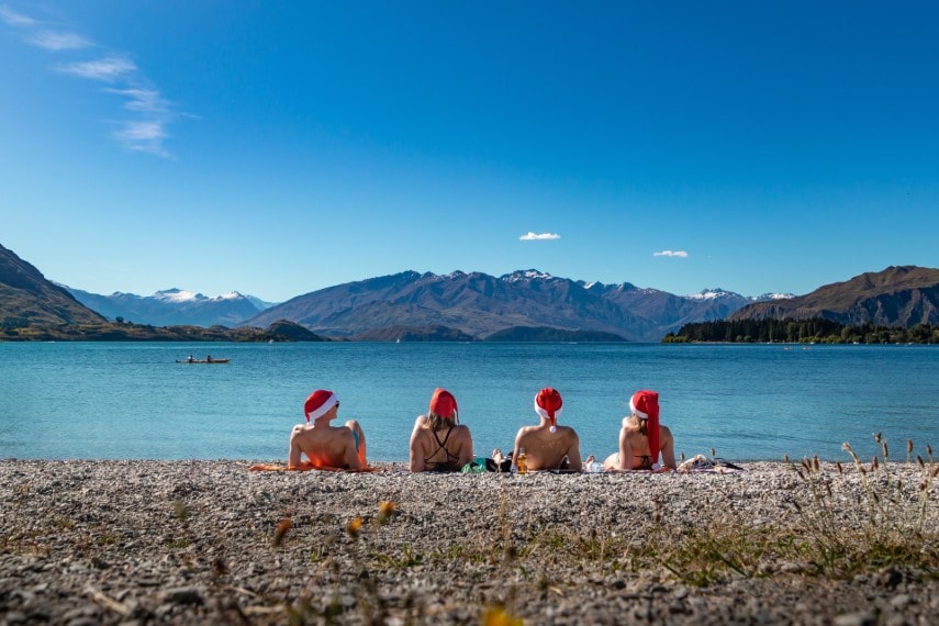 beach of wanaka new zealand, christmas in December