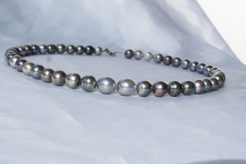Shop for black pearl in Koh Samui