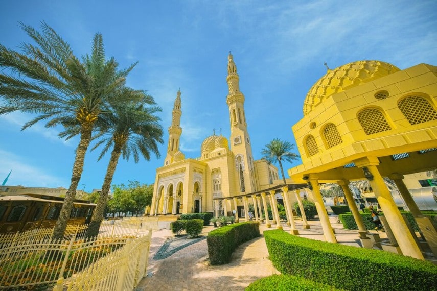Jumeirah Mosque in Dubai, best attraction to visit