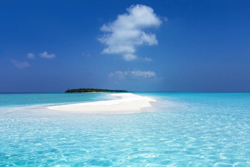 Maldivian sandbank in Indian ocean