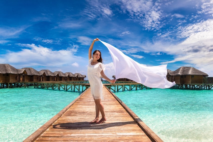 Woman wear shawl in Maldives