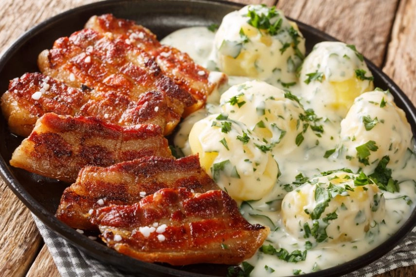 Eat Stegt Flæsk in Denmark