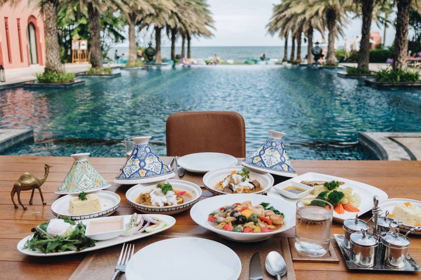 eating food in morocco