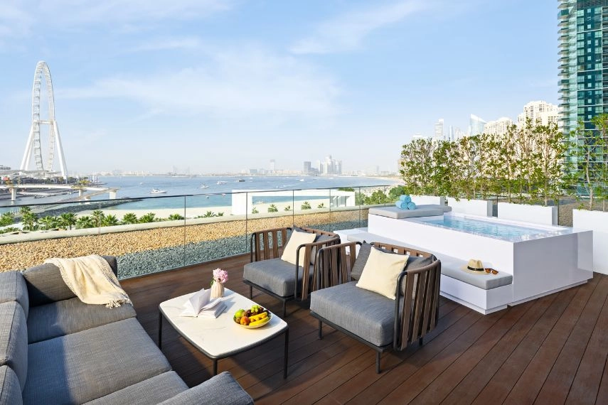 One-Bedroom Jacuzzi Pool Sea View Suite with Balcony