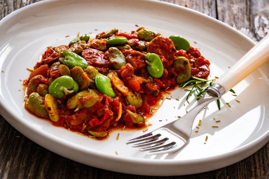 Broad bean in tomato sauce with chorizo sausage