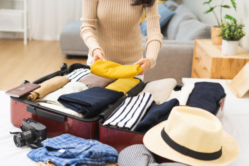 packing luggage bag for summer vacation