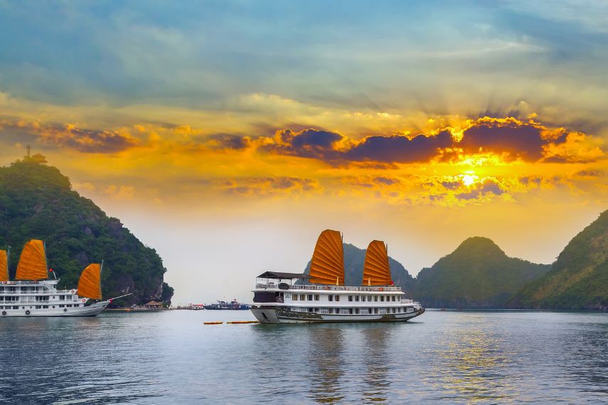 Cruise Experience in Halong Bay Hanoi