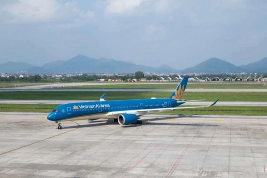 Vietnam Airlines aircraft at Hanoi