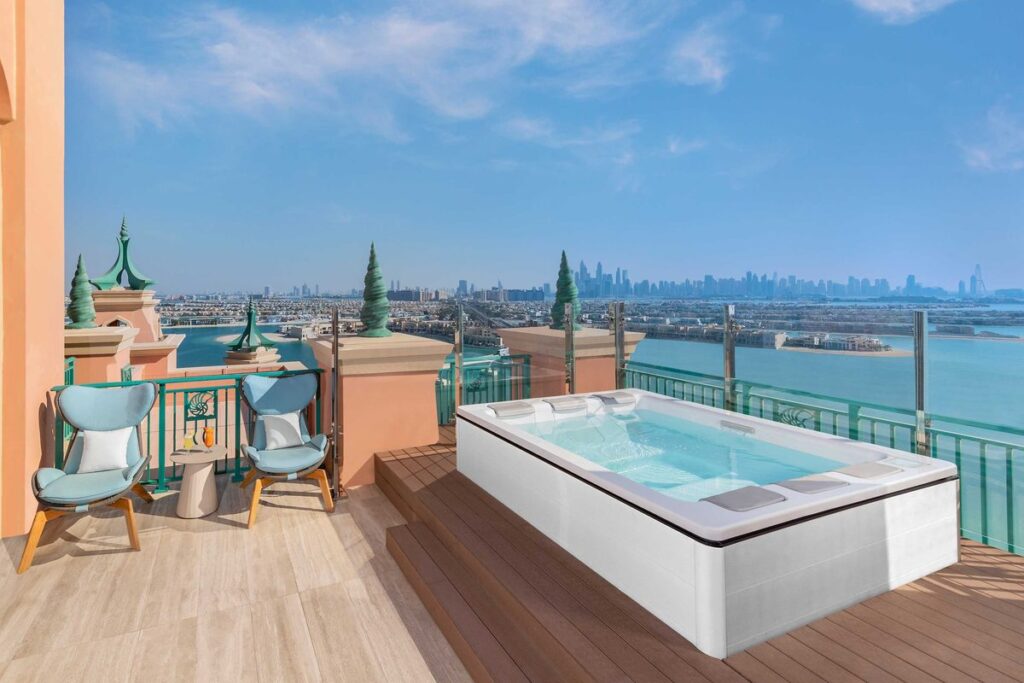 Grand Atlantis Signature Suite outdoor terrace jacuzzi
Atlantis the Palm Dubai